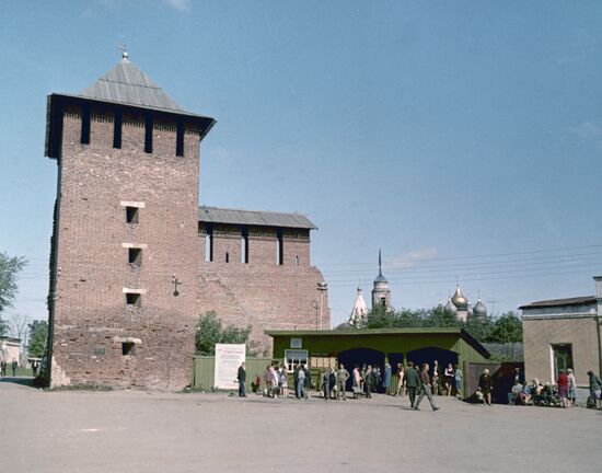 Yamskaya (Troitskaya) Tower and fortress wall fragment