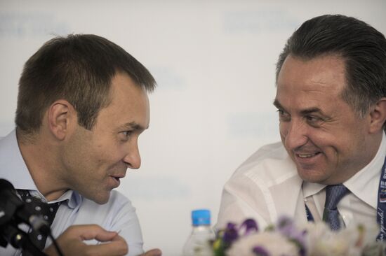 Vitaly Mutko, Alexei Kuzmitsky