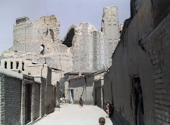 Ruins of Bibi-Khanym Mosque