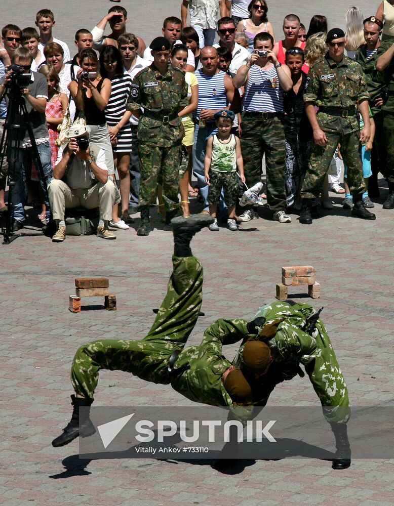 Celebrating Airborne Forces Day in Vladivostok