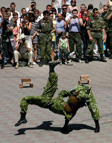 Celebrating Airborne Forces Day in Vladivostok