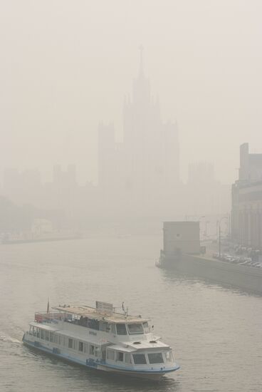 Smoke from peat fires blanketed Moscow