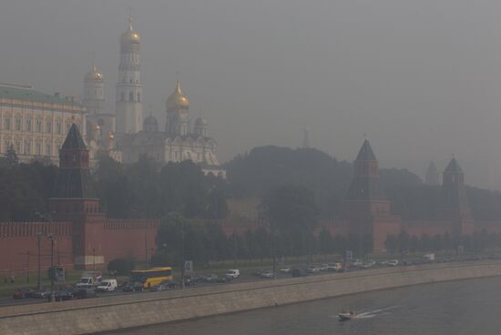 Moscow shrouded in smoke from peat bog fires