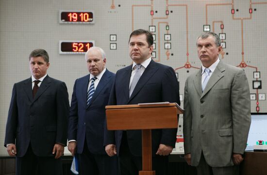 Igor Sechin visits Sayano-Shushenskaya power plant