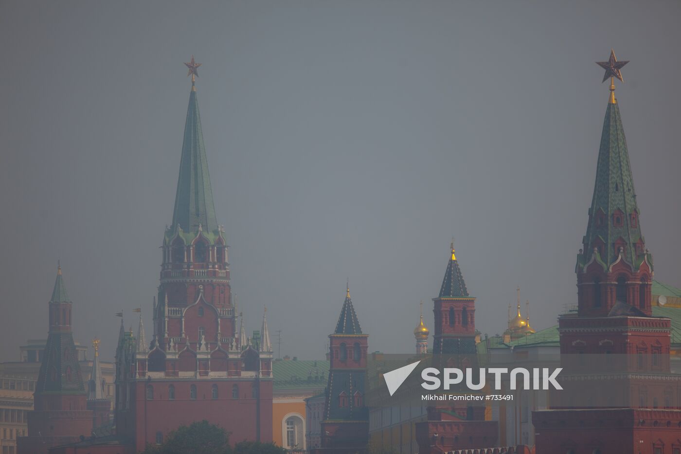 Smoke from peat bog fires envelops Moscow