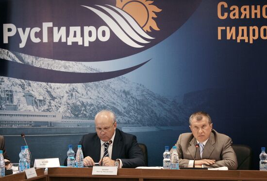 Viktor Zimin and Igor Sechin