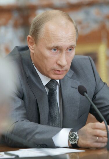 Vladimir Putin chairs meeting at Government House