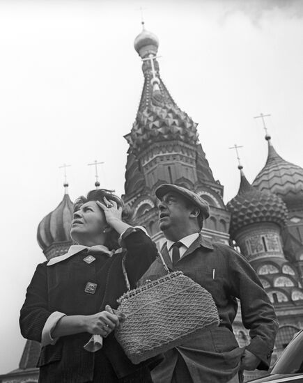 Chilean poet Mablo Neruda with wife