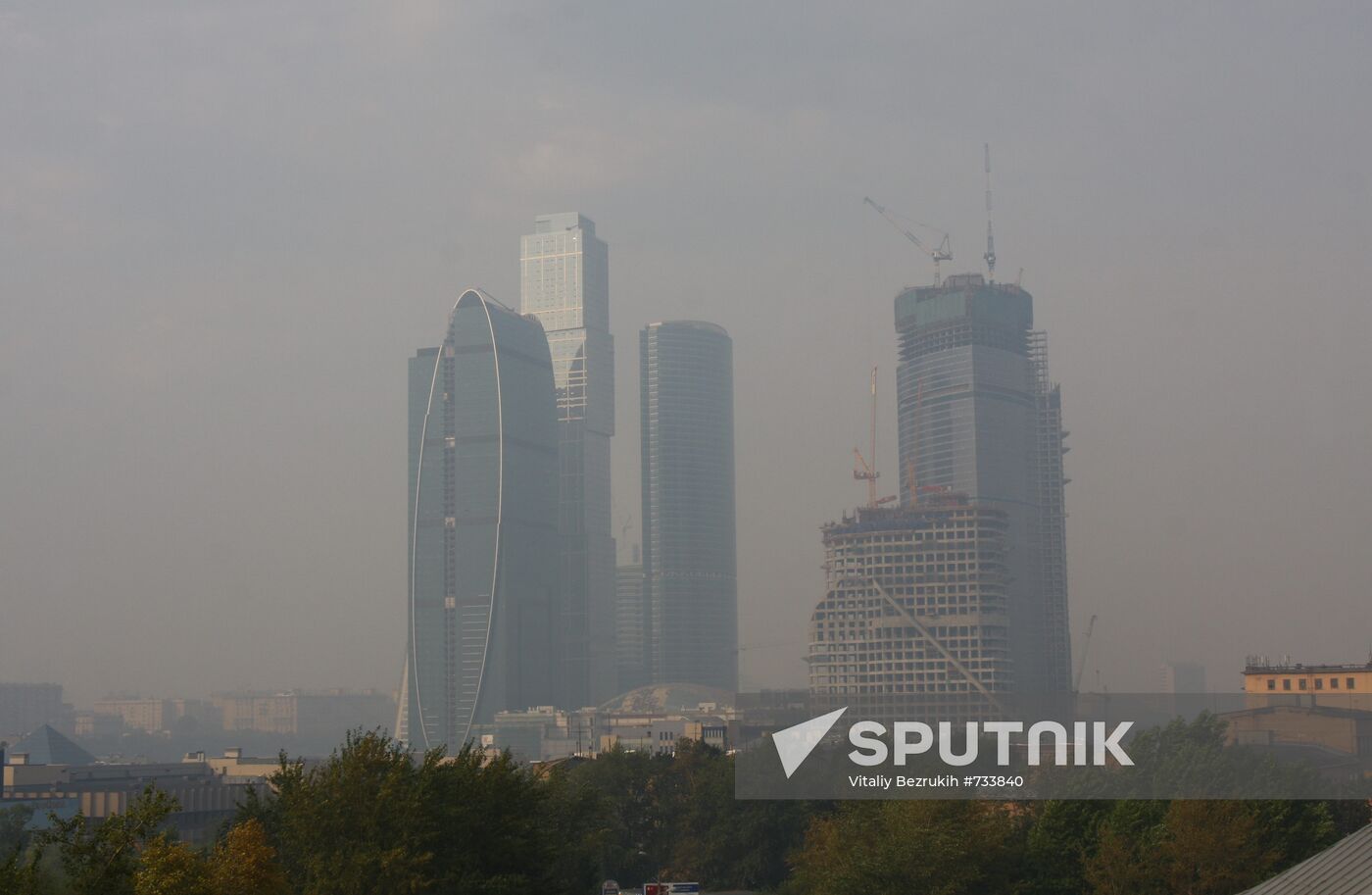 Moscow engulfed by peat fire smoke