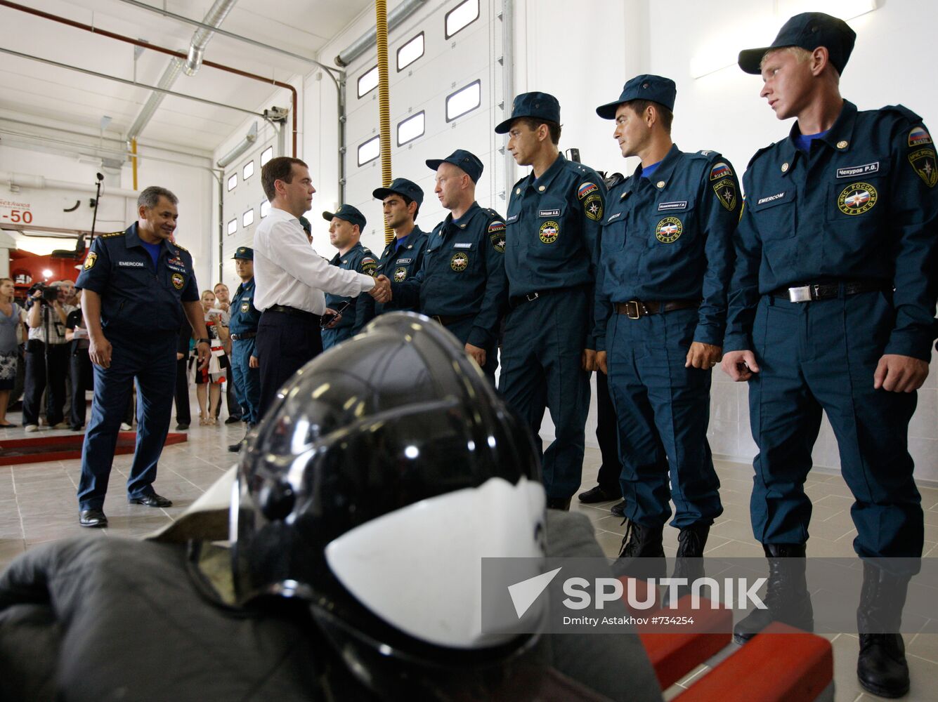 Dmitry Medvedev visits fire station