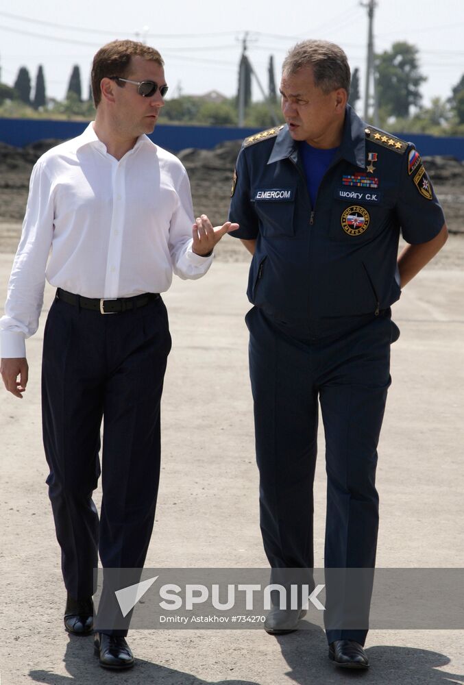 Dmitry Medvedev visits fire station