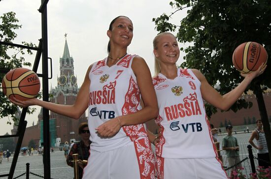 Elena Danilochkina, Katerina Keiru