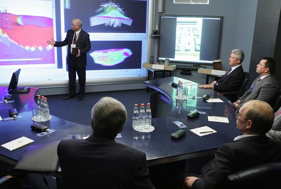 Vladimir Putin visits Gazprom-VNIIGAZ Ltd.