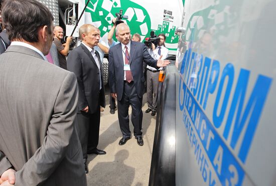 Vladimir Putin visits Gazprom-VNIIGAZ Ltd.