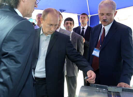 Vladimir Putin visits Gazprom-VNIIGAZ Ltd.