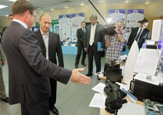 Vladimir Putin visits Gazprom-VNIIGAZ Ltd.