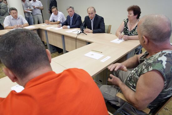 Vladimir Putin visits Gazprom-VNIIGAZ Ltd.