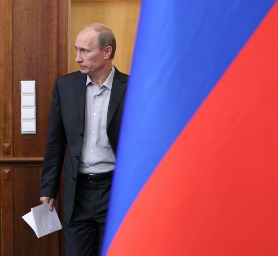 Vladimir Putin visits Gazprom-VNIIGAZ Ltd.