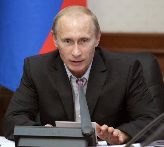 Vladimir Putin visits Gazprom-VNIIGAZ Ltd.