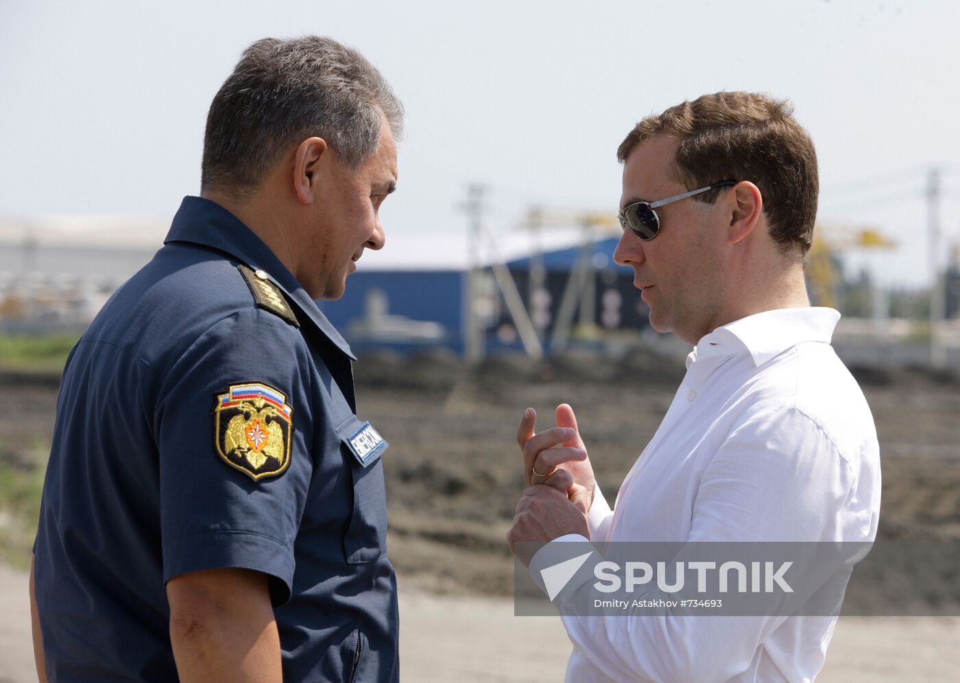 Dmitry Medvedev visits fire station