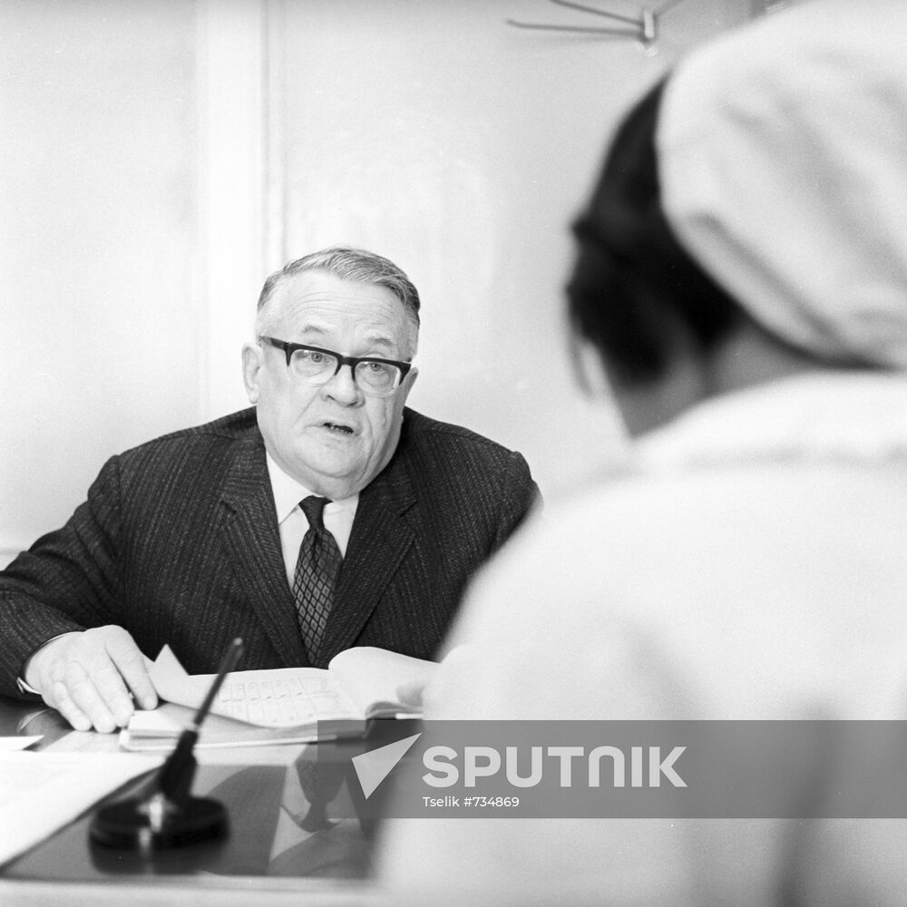 Professor A.Smorodintsev
