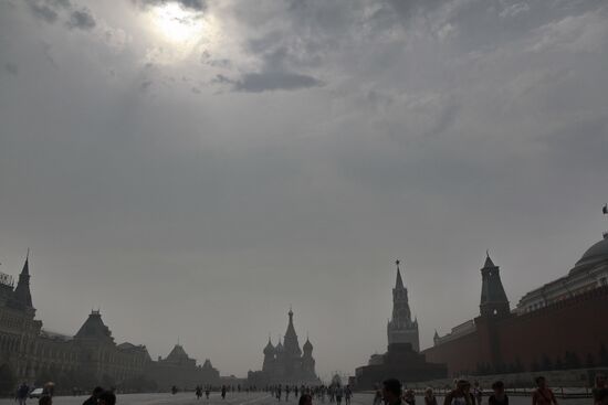 Moscow shrouded in smoke