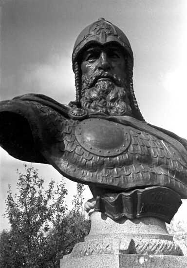 Monument to Yury Dolgoruky, Pereslavl-Zalessky