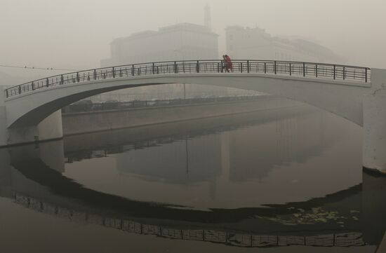 Smog from forest fires shrouds Moscow