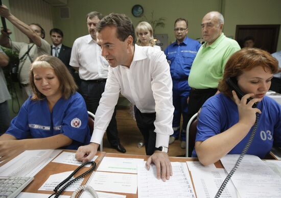 Dmitry Medvedev visits ambulance service station No.26