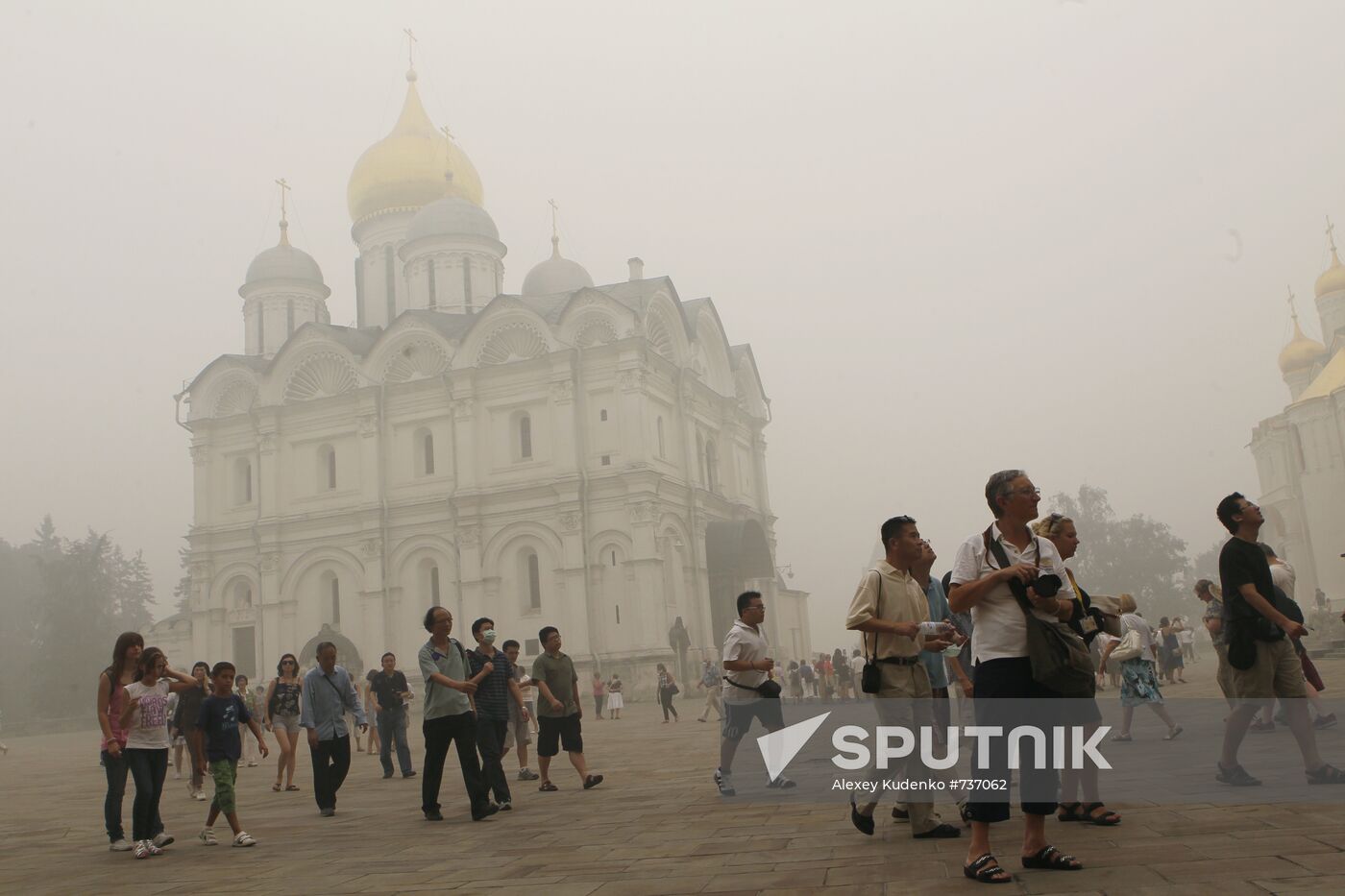 Foreign tourists on the territory of the Moscow Kremlin