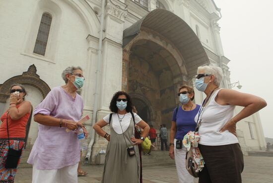 Foreign tourists on the territory of the Moscow Kremlin