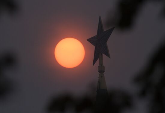 Moscow engulfed in wildfire smoke