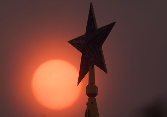 Moscow engulfed in wildfire smoke