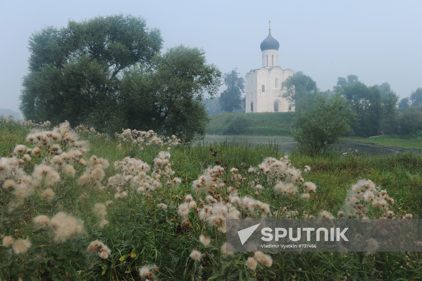 Pokrov Church on-the-Nerl