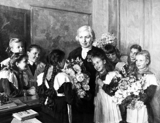 "Congratulating with the Award", by A. Kharkovsky. Reproduction
