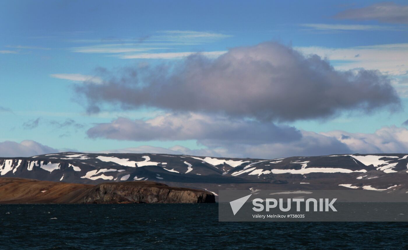 Expedition of Neotrazimy tug boat to New Land archipelago