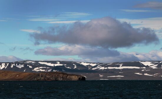 Expedition of Neotrazimy tug boat to New Land archipelago