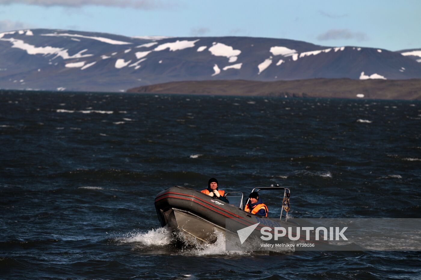 Expedition of Neotrazimy tug boat to New Land archipelago