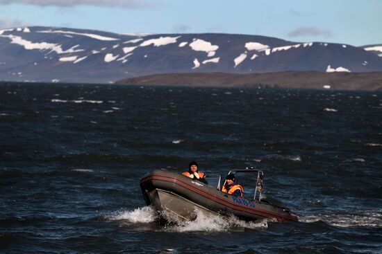 Expedition of Neotrazimy tug boat to New Land archipelago