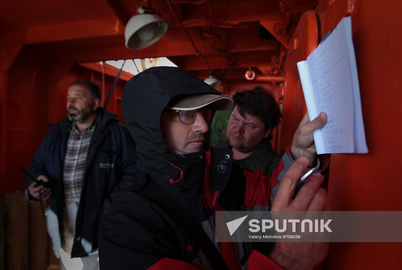 Expedition of Neotrazimy tug boat to New Land archipelago