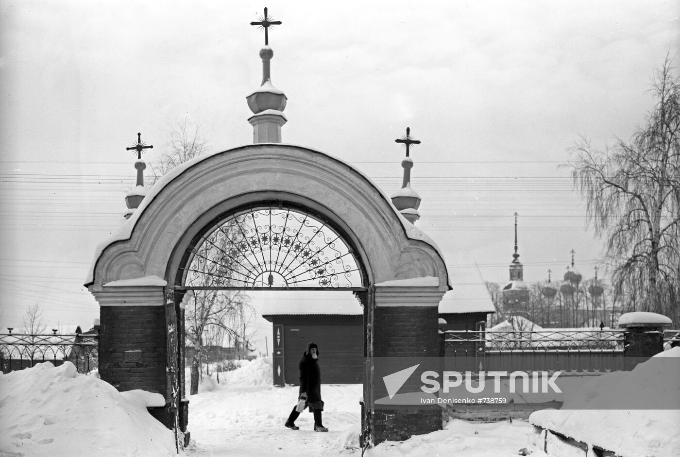 The gates of the Church of the Presentation of the Theotokos