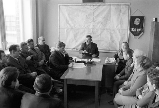Meeting of Ilyich collective farm administration