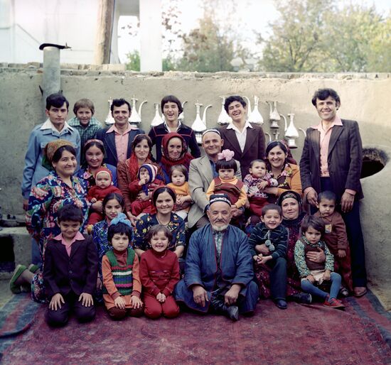 Craftsman R.Makhmetniyazov's family