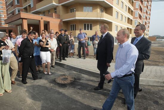 Vladimir Putin visits village of Znamya Oktyabrya