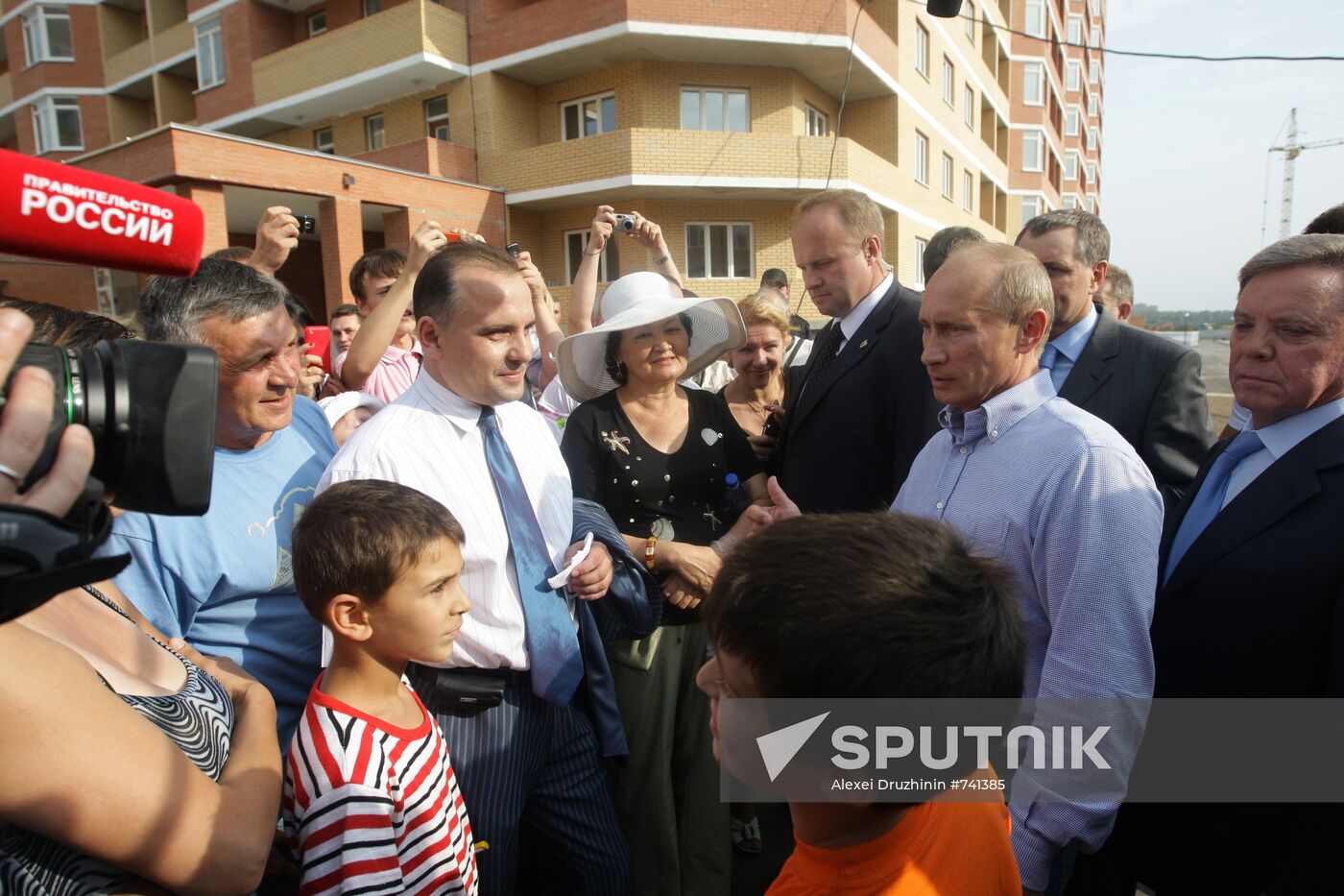Vladimir Putin visits village of Znamya Oktyabrya