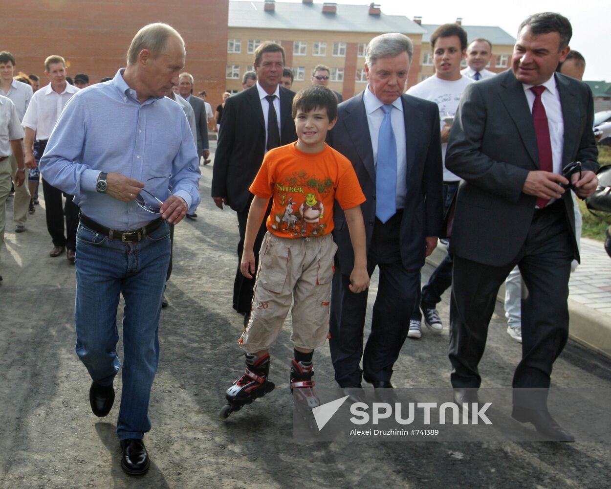 Vladimir Putin visits village of Znamya Oktyabrya