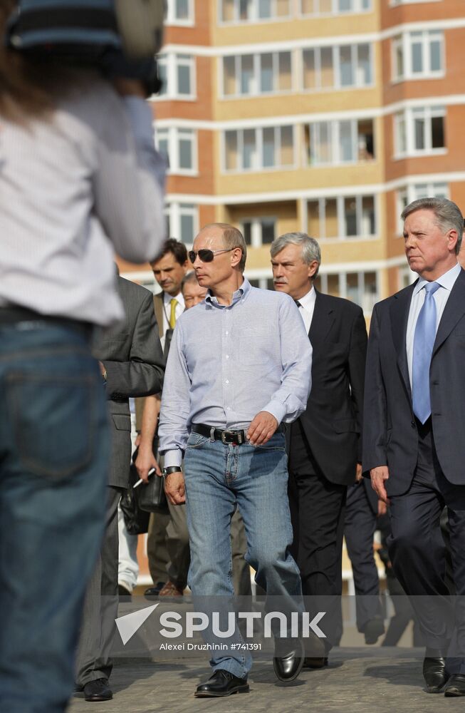 Vladimir Putin visits village of Znamya Oktyabrya