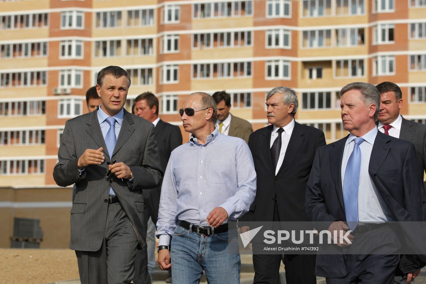 Vladimir Putin visits village of Znamya Oktyabrya