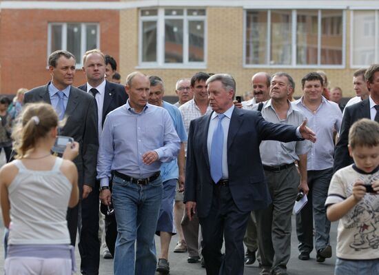 Vladimir Putin visits village of Znamya Oktyabrya