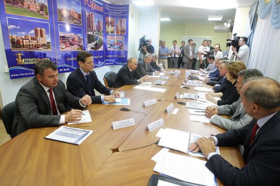 Vladimir Putin chairs meeting in village of Znamya Oktyabrya